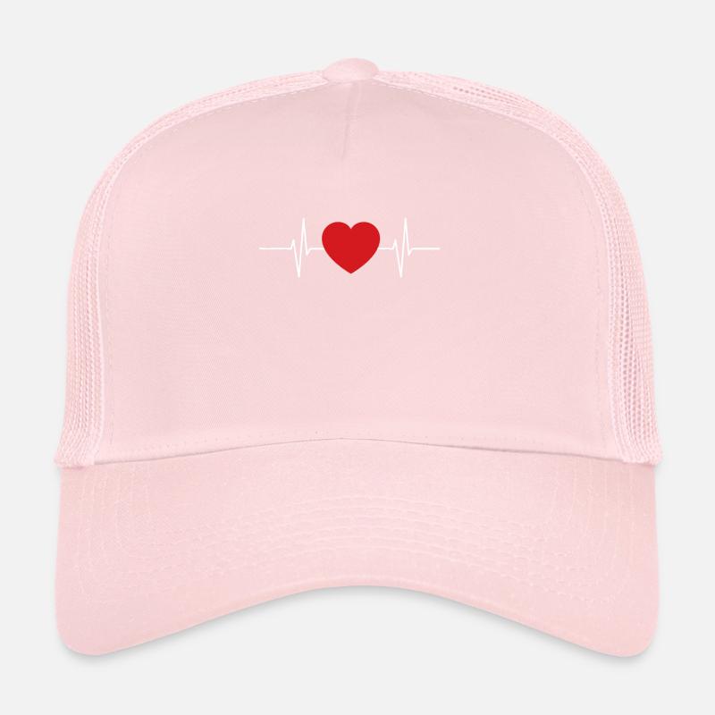 Herzschlag mit Herz als Geschenkidee. Trucker Cap