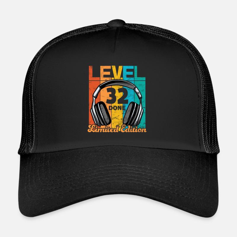 Gaming Geburtstag 32 Jahre Level 32 Complete Trucker Cap
