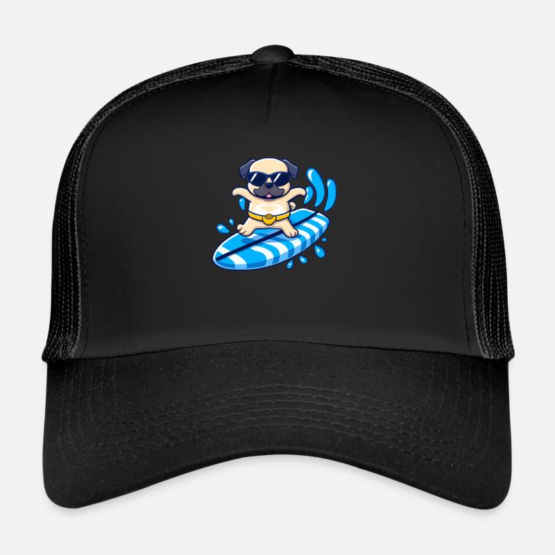 Mignon chien carlin sur une planche de surf de style kawaii Casquette trucker 