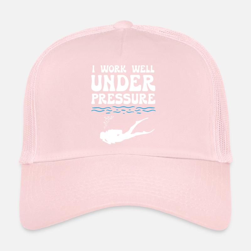 Je travaille bien en plongée sous pression Casquette trucker 