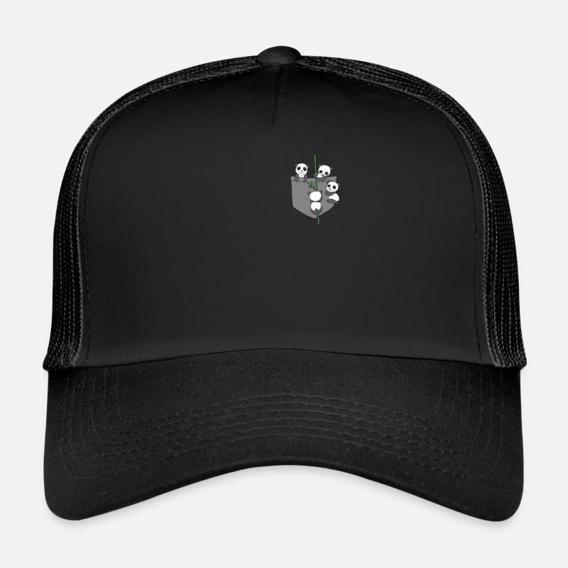 Panda in Brusttasche - Trucker Cap - Schwarz/Schwarz