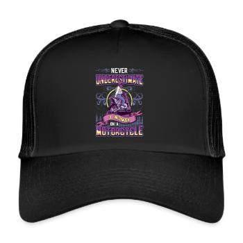 Never underestimate a woman on a motorcycle - Trucker Cap - black/black - Front