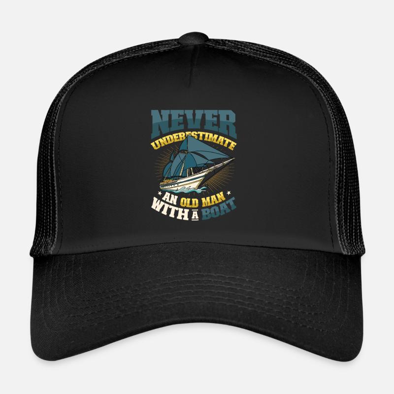 Unterschätze Niemals Einen Alten Mann Mit Boot - Trucker Cap - Schwarz/Schwarz