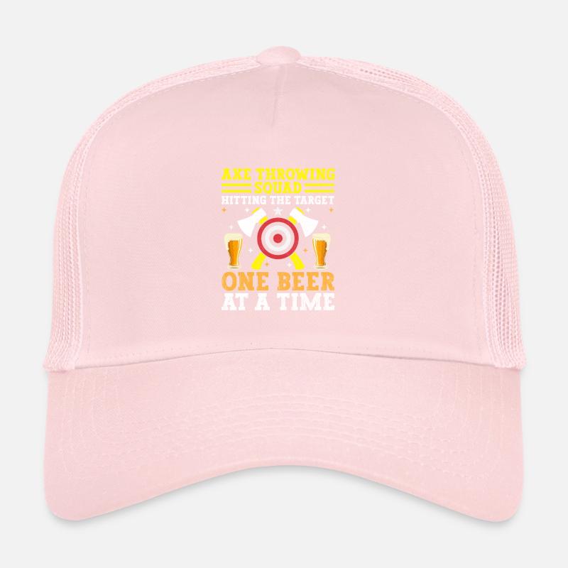 Escouade de lancer de hache frappant la cible Une bière à Casquette trucker 