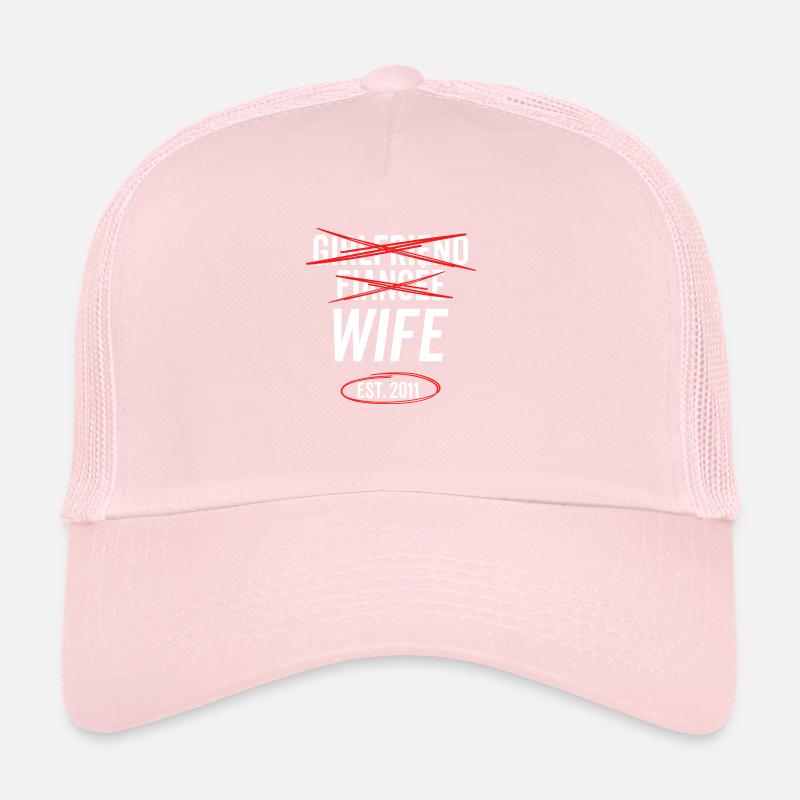 Freundin Verlobte Ehefrau Est 2011 Trucker Cap
