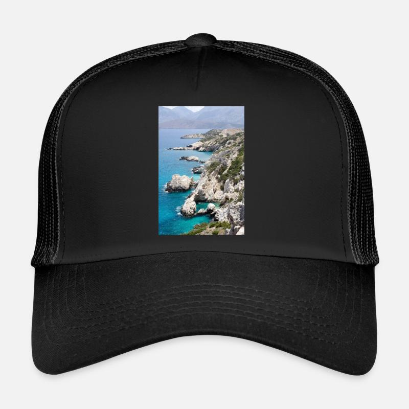 Steinklippe am Meer von Kreta Trucker Cap