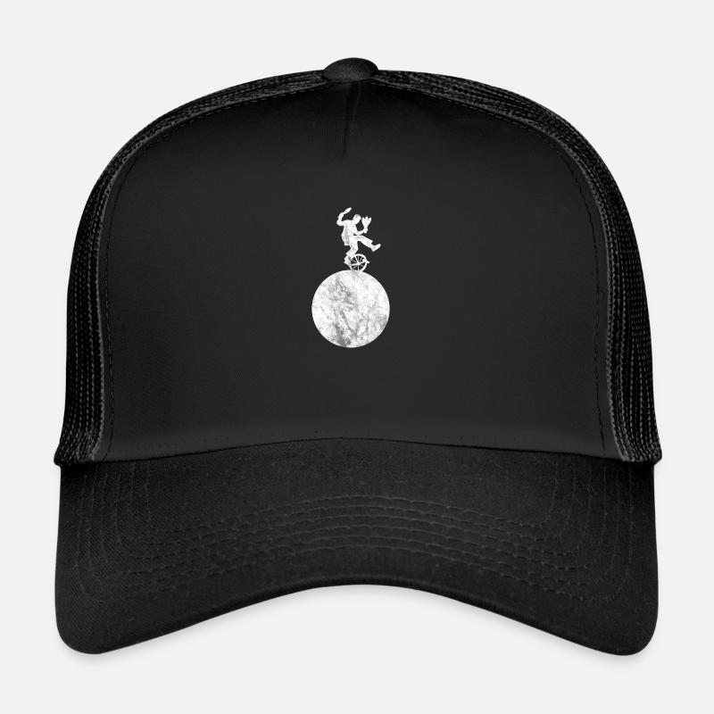Jongleur mit Keulen auf Einrad Jonglage Trucker Cap