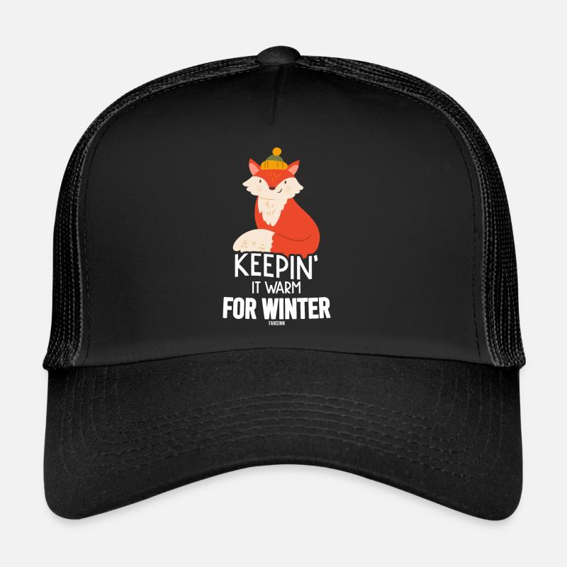 Rotfuchs im Winter mit Wintermütze Trucker Cap