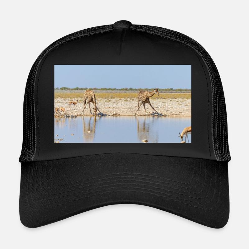Landschaft am Fluss Cubango mit Giraffe Trucker Cap