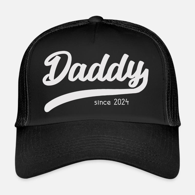 Daddy Since 2024 - Stilvolles Vater T-Shirt - Trucker Cap - Schwarz/Schwarz