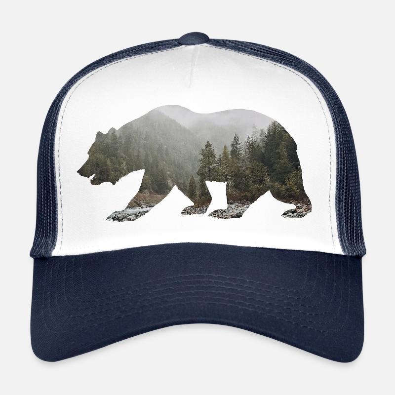 Bär mit Wald im Hintergrund - Trucker Cap - Weiß/Navy