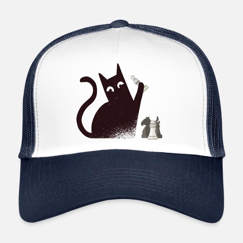 Le chat aux échecs jouer avec des pièces d’échecs Casquette trucker 