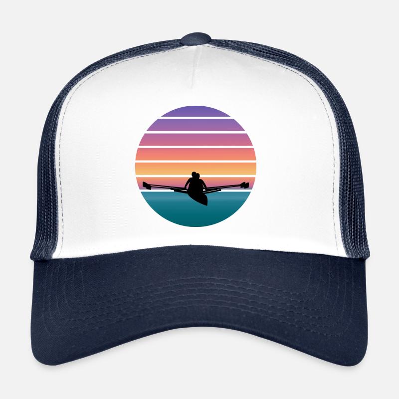 Aviron, rameurs avec l’eau et coucher de soleil - Casquette trucker - blanc/marine