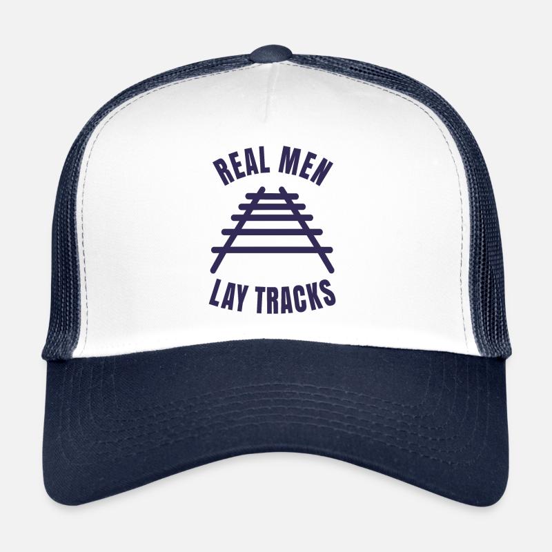 De vrais gars posent des rails de voies Casquette trucker 