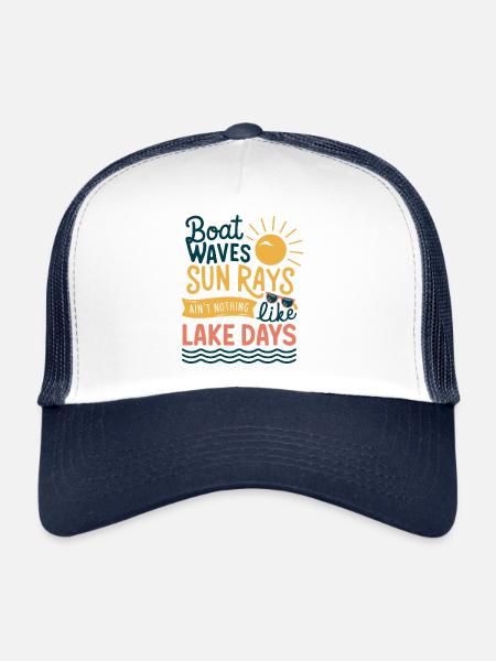 Vagues de bateaux, rayons de soleil, journées en mer, été, - Casquette trucker  - blanc/marine - Devant