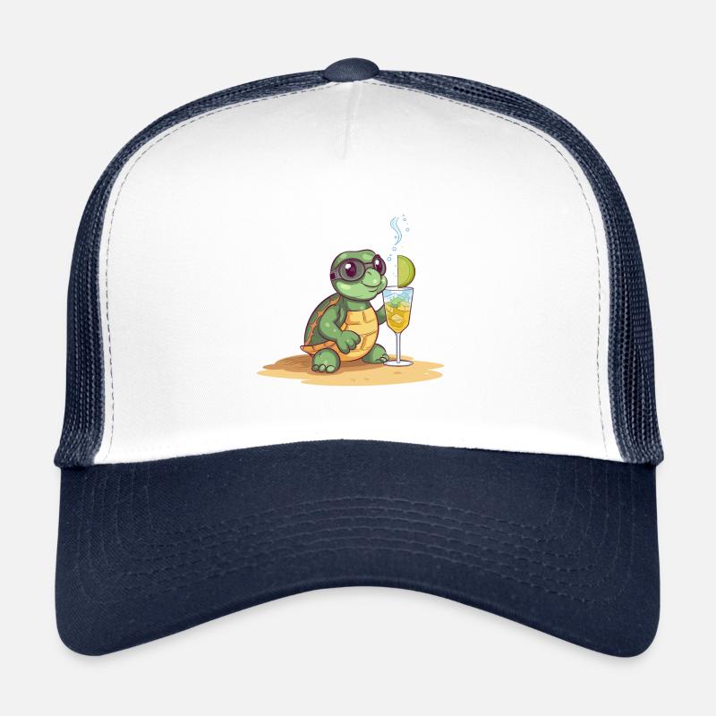 Süße Schildkröte am Strand mit Cocktail Trucker Cap