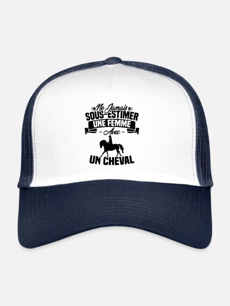 Ne jamais sous estimer une femme avec un cheval - Casquette trucker  - blanc/marine - Devant