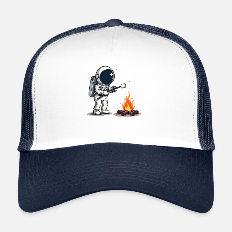 Astronaut roasting marshmallow at campfire - Trucker Cap - white/navy
