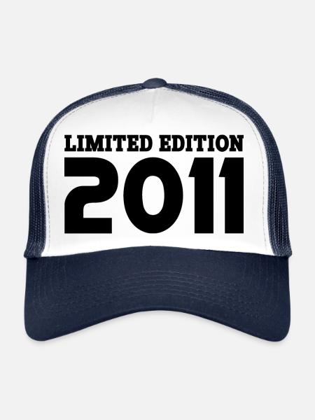 Born in 2013 - Vintage 2013 Retro Birthday - Trucker Cap - white/navy - Front