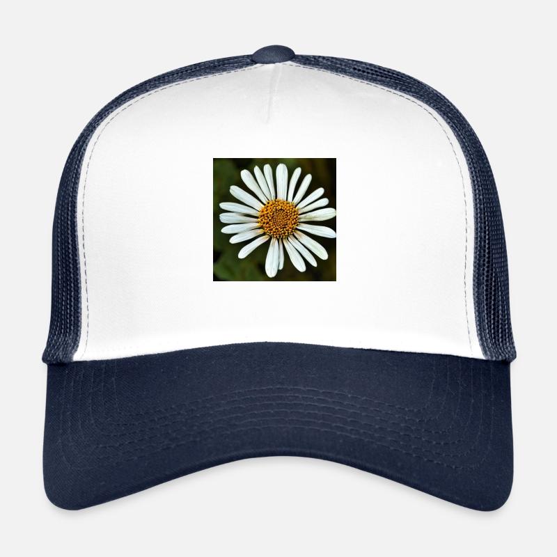 Flower that longs for light Trucker Cap