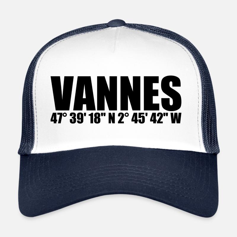 Vannes coordinates Trucker Cap
