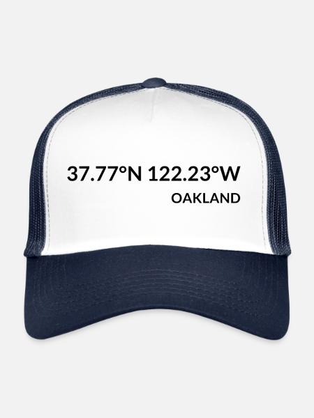 Oakland California USA Koordinaten - Trucker Cap - Weiß/Navy - Vorne