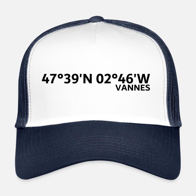 Vannes coordinates Trucker Cap