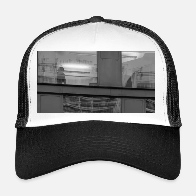 Caché derrière une vitre Casquette trucker 