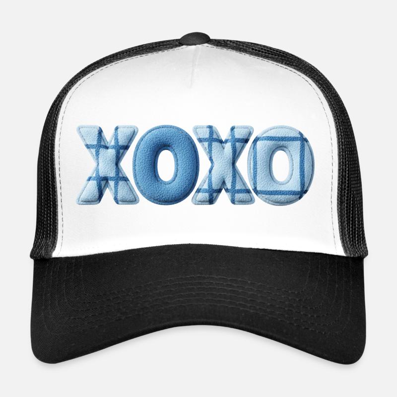 Look patchwork XOXO avec look tissu Casquette trucker 