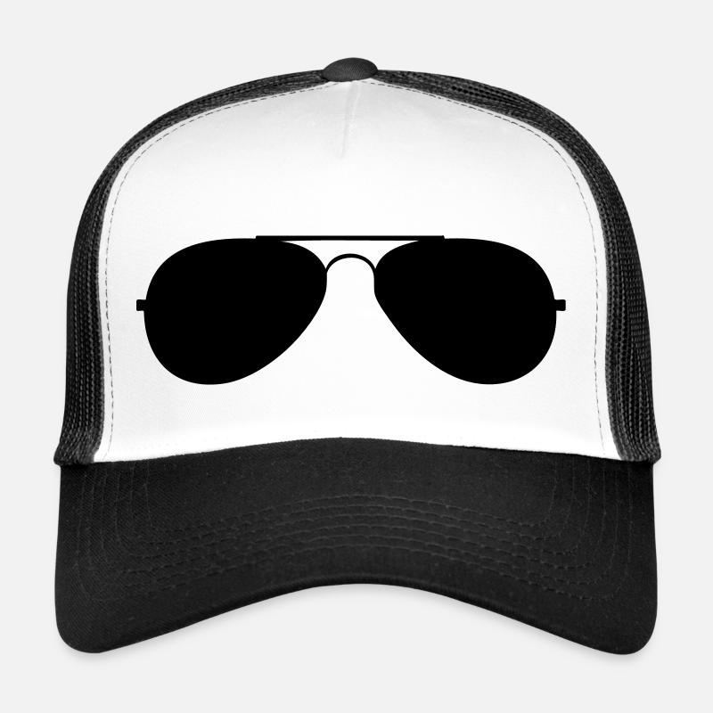 avec des lunettes mer Casquette trucker 