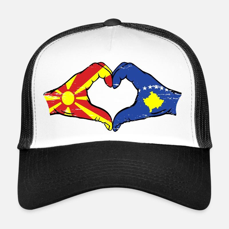 Macédoine Kosovo drapeau mains coeur forme utilisé Casquette trucker 