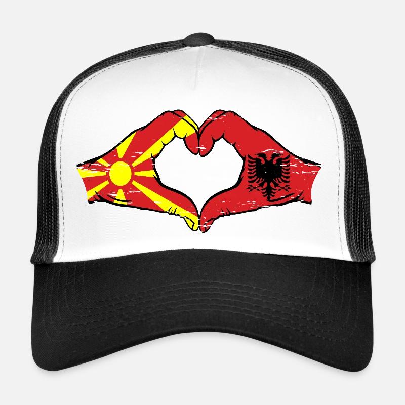 Macédoine Albanie drapeau mains forme de coeur utilisé Casquette trucker 