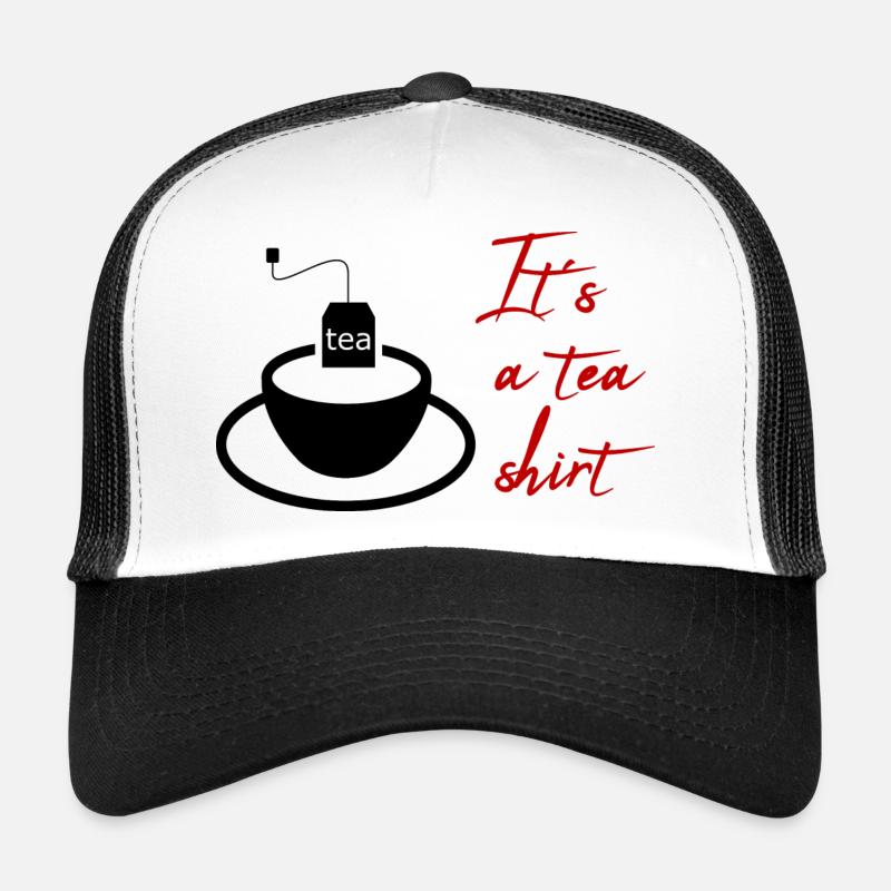 Es ist ein Tee-Shirt Trucker Cap