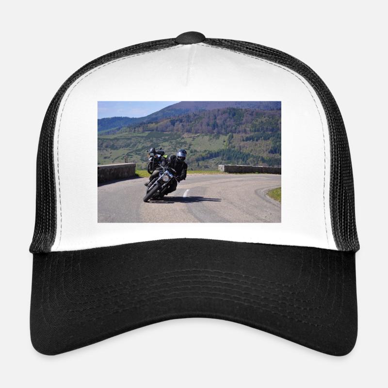 La moto se trouve dans le vent Casquette trucker 