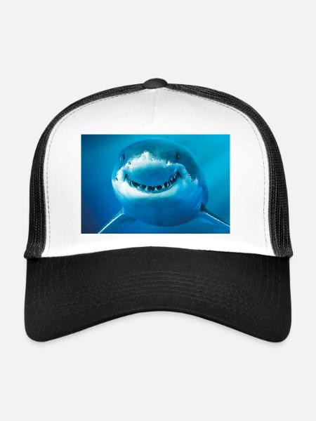 Smiling Shark Underwater - Trucker Cap - white/black - Front