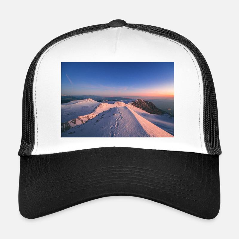 The first light on thr summit of Mt. Parnassus - Trucker Cap - white/black