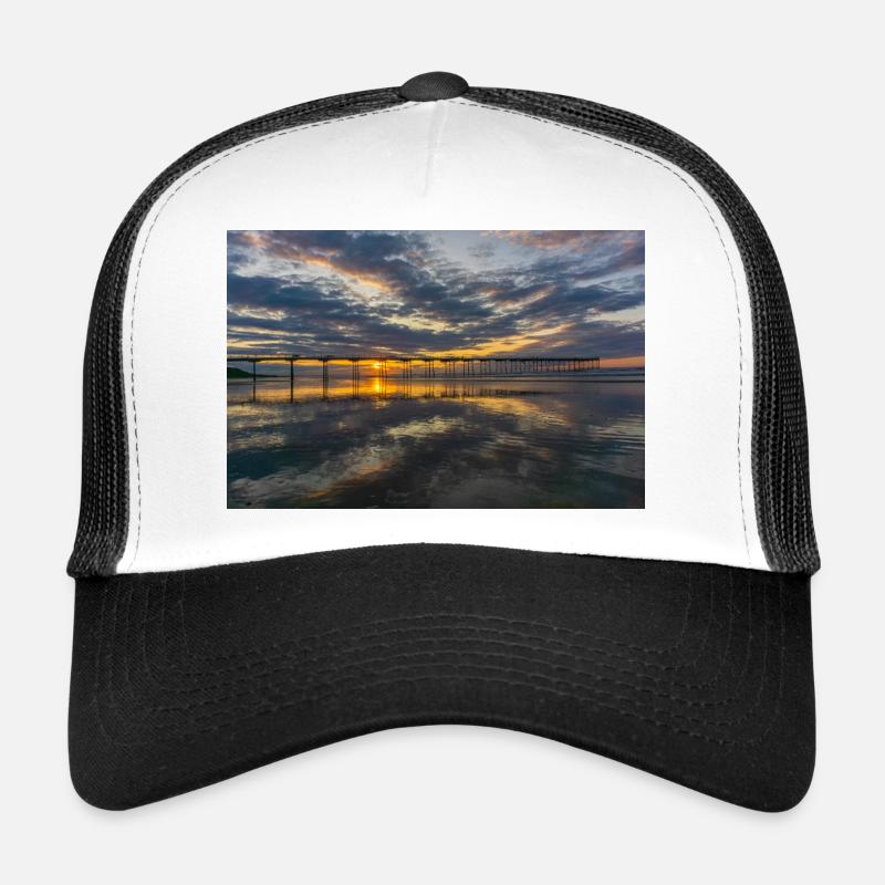 Reflets de la jetée du coucher de soleil Casquette trucker 