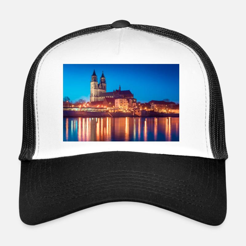 Mageburg am Abend Trucker Cap