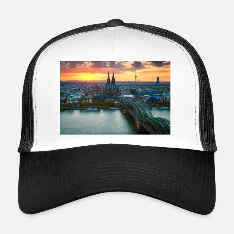 Cologne Cathedral in the evening light Trucker Cap