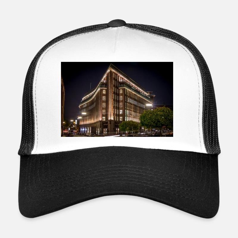 Photo nocturne de Chilehaus à Hambourg - Affiche Casquette trucker 