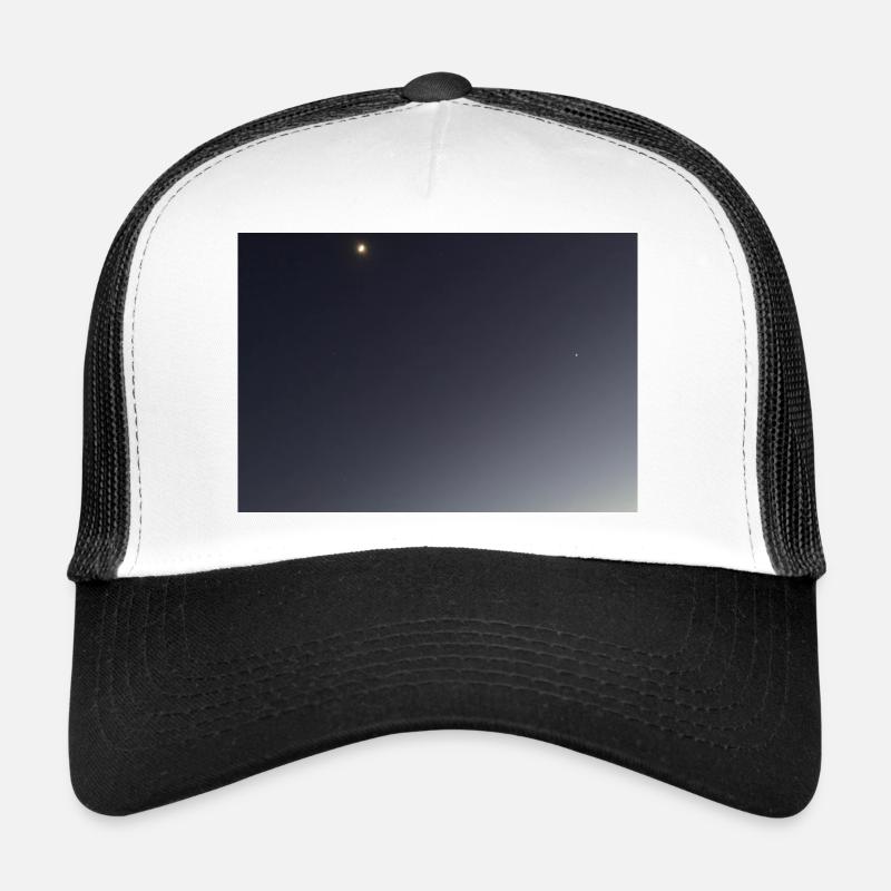 Die Nacht Trucker Cap