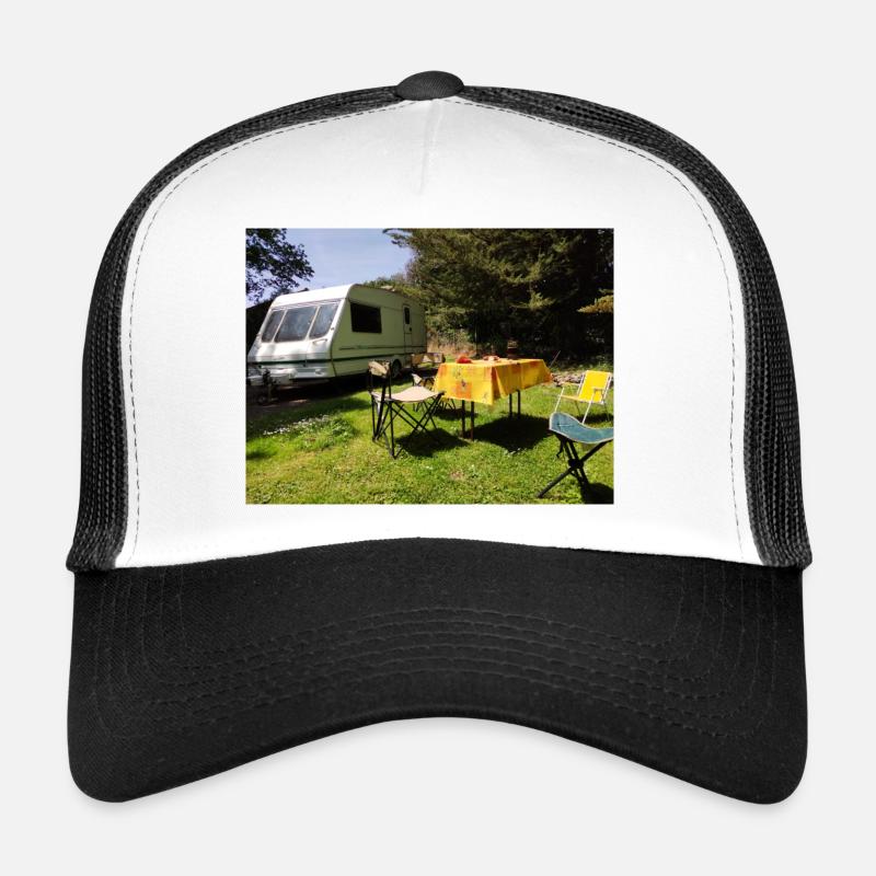 Caravan in the sun Trucker Cap