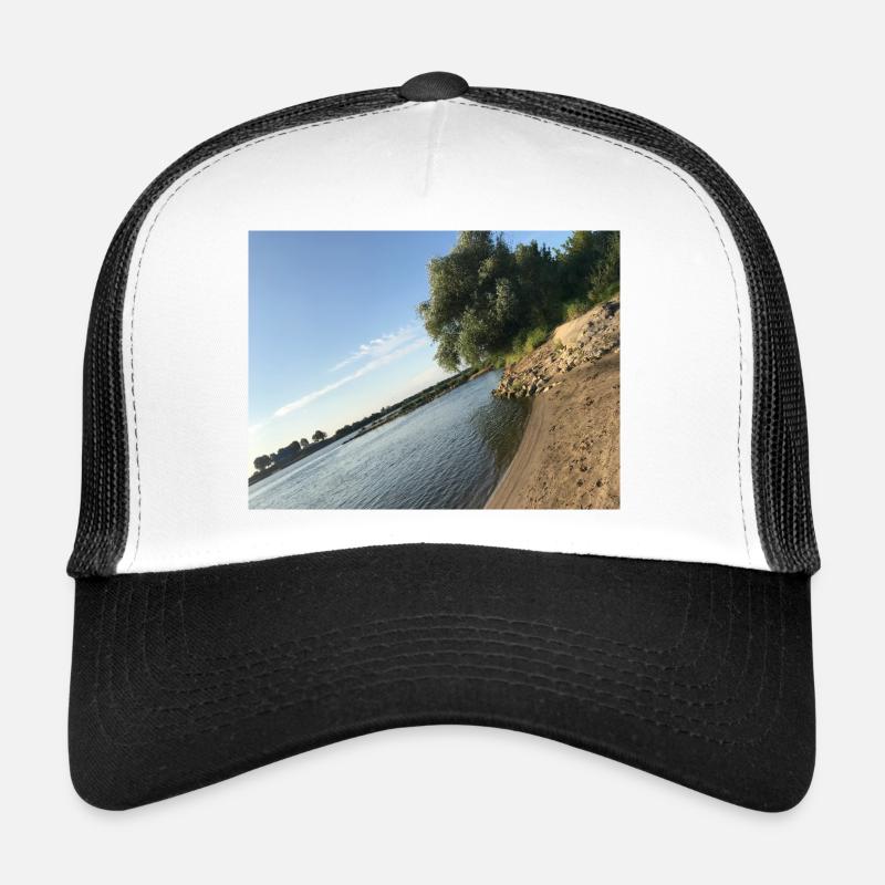 Natur am Fluss mit Bäumen und Ufer - Trucker Cap - Weiß/Schwarz