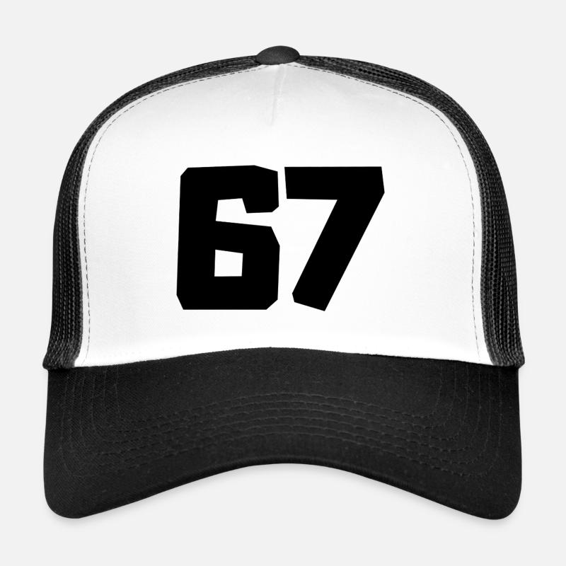 Retro 67 Numbers Typo Graphic - Trucker Cap - white/black