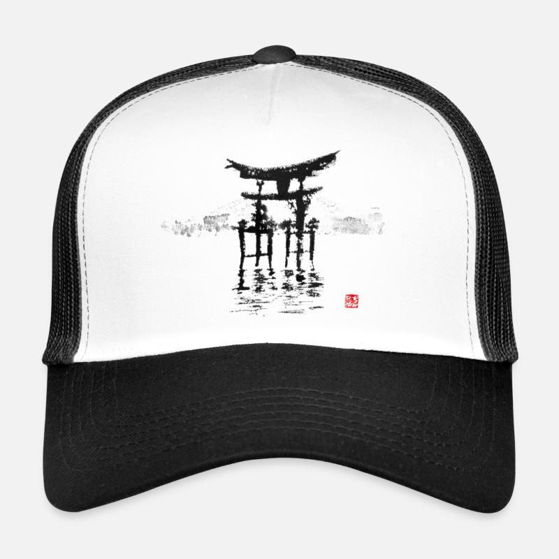 Le torii du sanctuaire d'Itsukushima dans la brume Casquette trucker 
