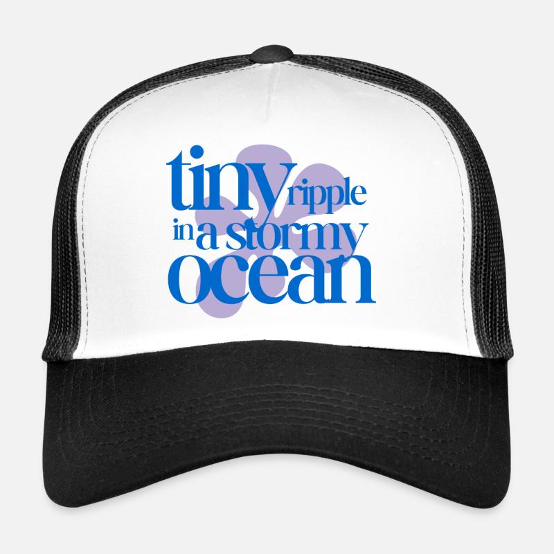 Une petite ondulation dans un océan orageux (lavande) Casquette trucker 