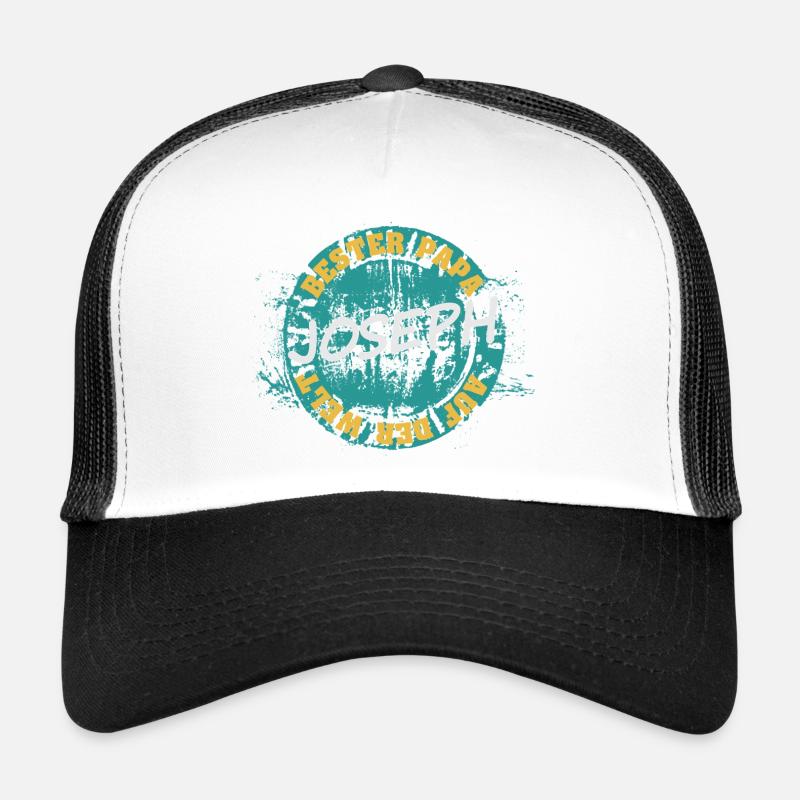 Joseph dans le rôle du père Casquette trucker 