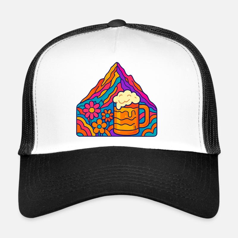 Lebendige Berglandschaft mit Bierglas Trucker Cap