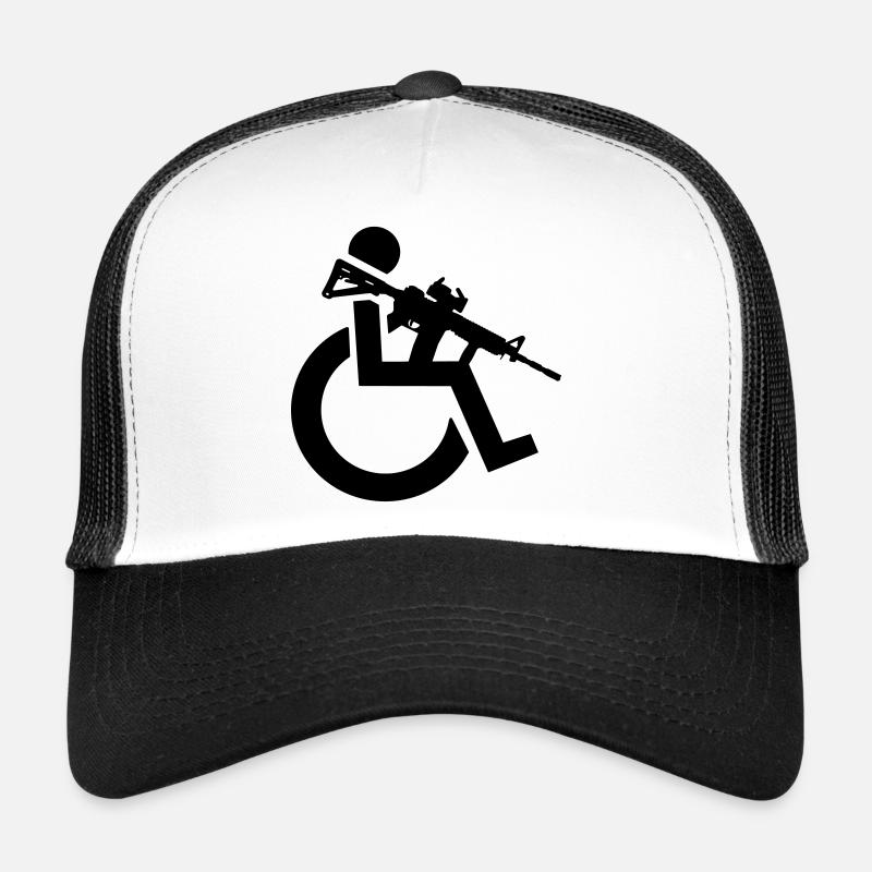 Utilisateur de fauteuil roulant armé avec fusil, arme # Casquette trucker 