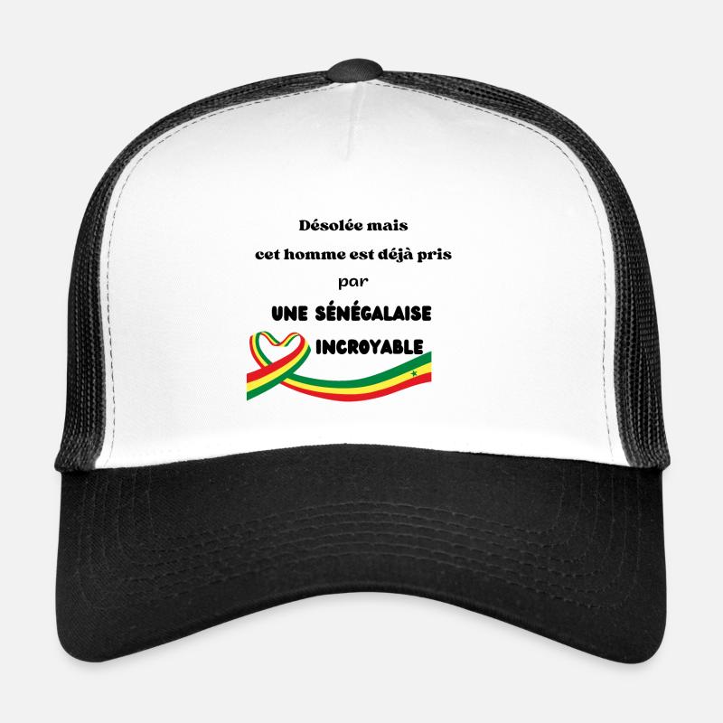 er ist mit einer Senegalesin zusammen Trucker Cap